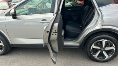 Nissan Qashqai 1.3 DiG-T MH N-Connecta 5dr Petrol Hatchback